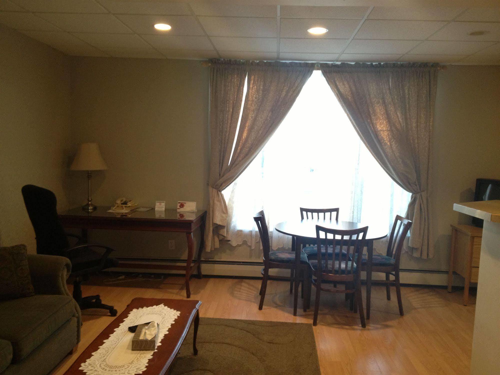 Midtown Motel & Suites Moncton Exteriör bild