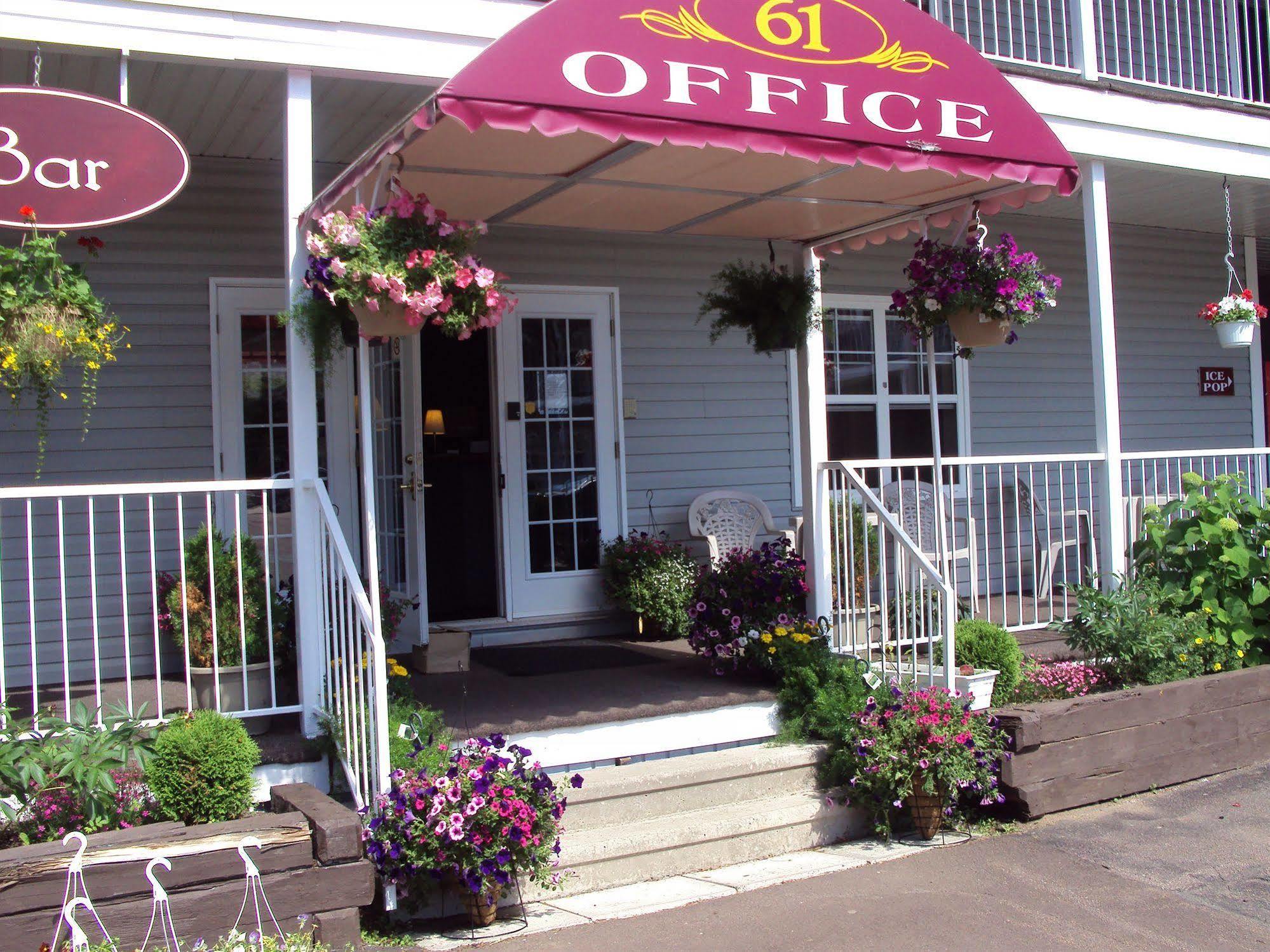 Midtown Motel & Suites Moncton Exteriör bild