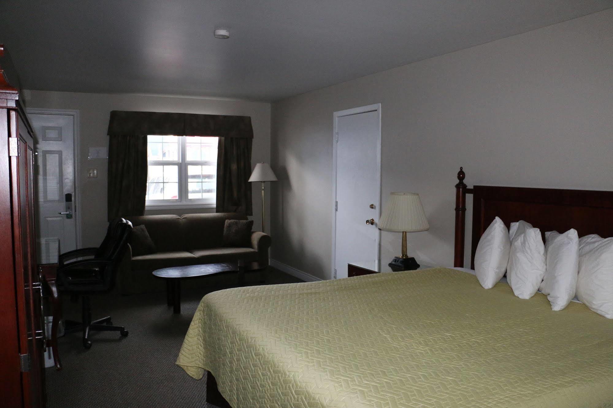 Midtown Motel & Suites Moncton Exteriör bild