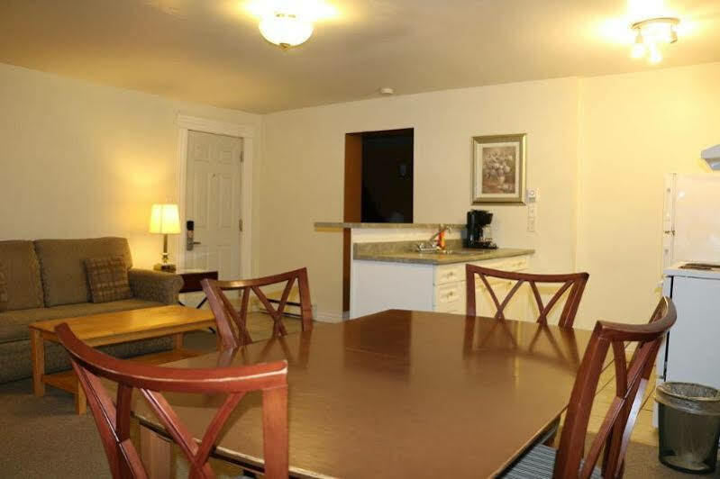 Midtown Motel & Suites Moncton Exteriör bild